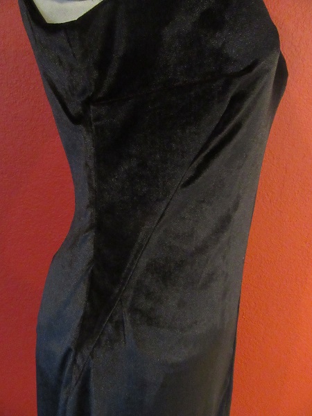 1966 Reproduction Simplicity 1609 Black Velvet Dress Side Detail