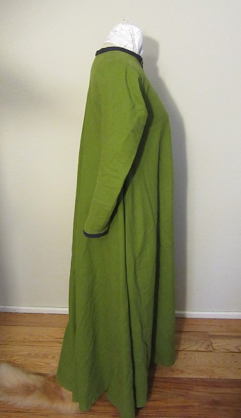 Viking Reproduction Green Underdress Shift Right.