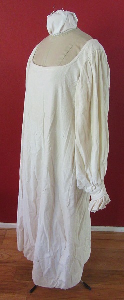 1500s Reproduction linen shirt smock Left 3/4 View