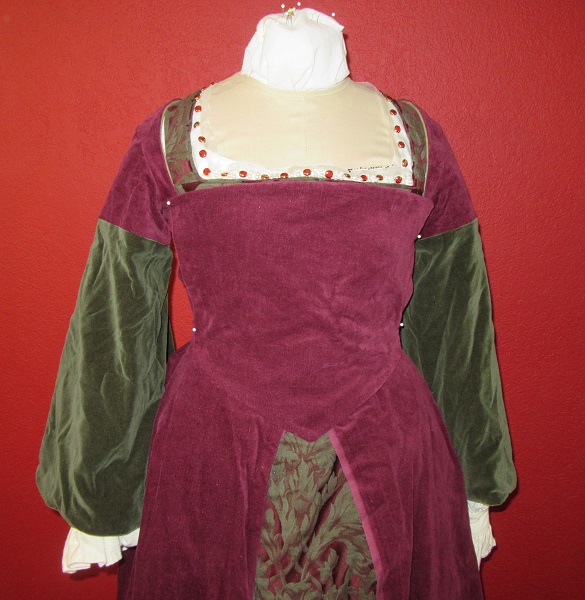1500s Reproduction Henrician Olive and Burgandy Lady's Gown Bodice Front with Flash