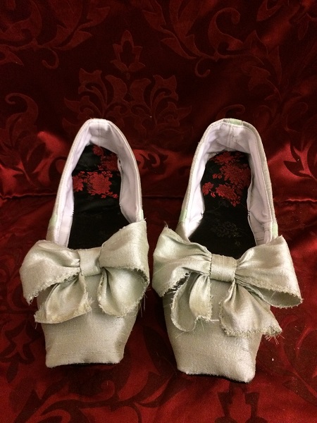 Reproduction Regency Ice Green Dance Slippers Front