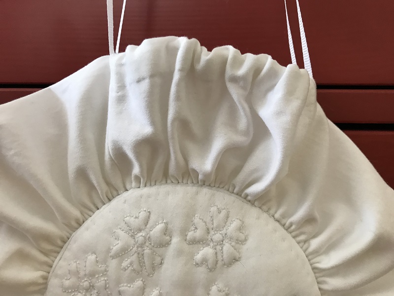 Reproduction White Cotton Round Reticule Drawstring. 
