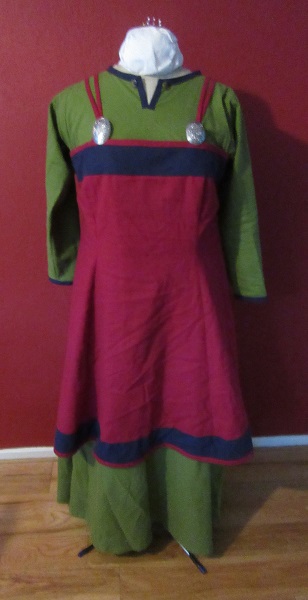 Viking Reproduction Red Apron Smokkr Front. 